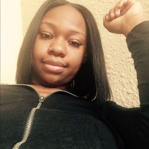 Meet your Posher, Mesha